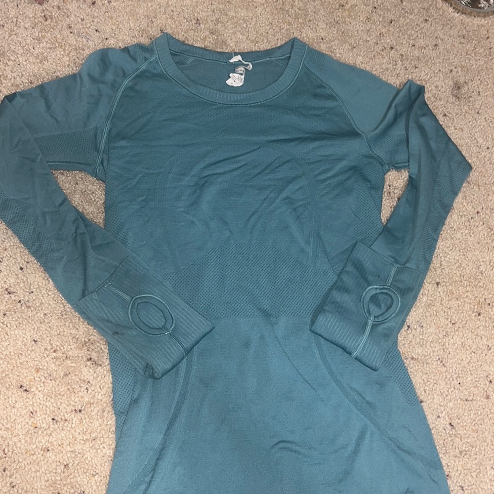 lulu Long sleeve swiftly tee